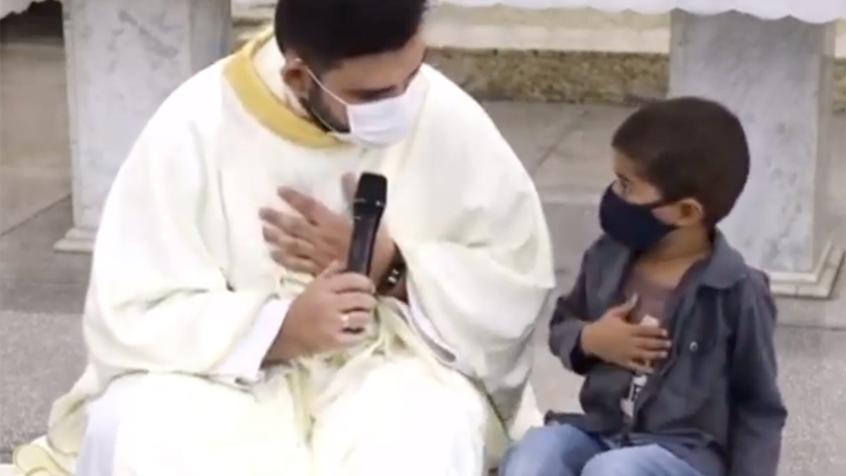 Anak 5 Tahun ini Interupsi Khotbah Pastor, Minta Doa bagi Ayah Angkatnya yang Terpapar Covid-19