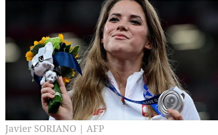 Maria Andrejczyk Lelang Medali Olimpiadenya untuk Biaya Operasi Anak Penderita Kanker