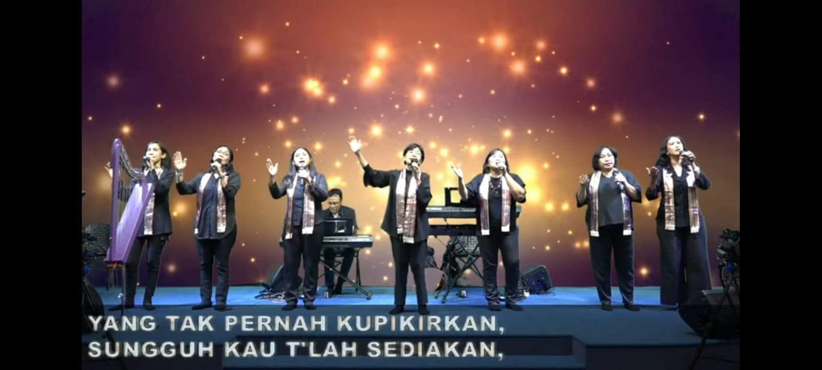 SPBI Dekenat Bekasi mengisi PRAISE and WORSHIP di Samadi. Tgl 18 Des 2022. ☝🏻